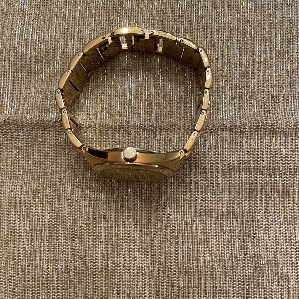 Anne Klein - Picture 6 of 8